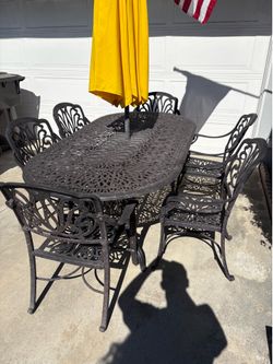 8-Piece Outdoor Patio Table