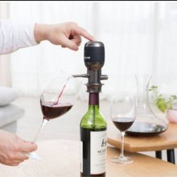 NEW! VINAREA ELECTRIC WINE AERATOR 
New in box! 