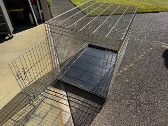 Large dog kennel with tray
