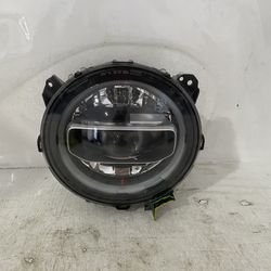 Jeep wrangler headlight 2019 2020 2021 2022 2023 Right  Led Used OEM (contact info removed)8af