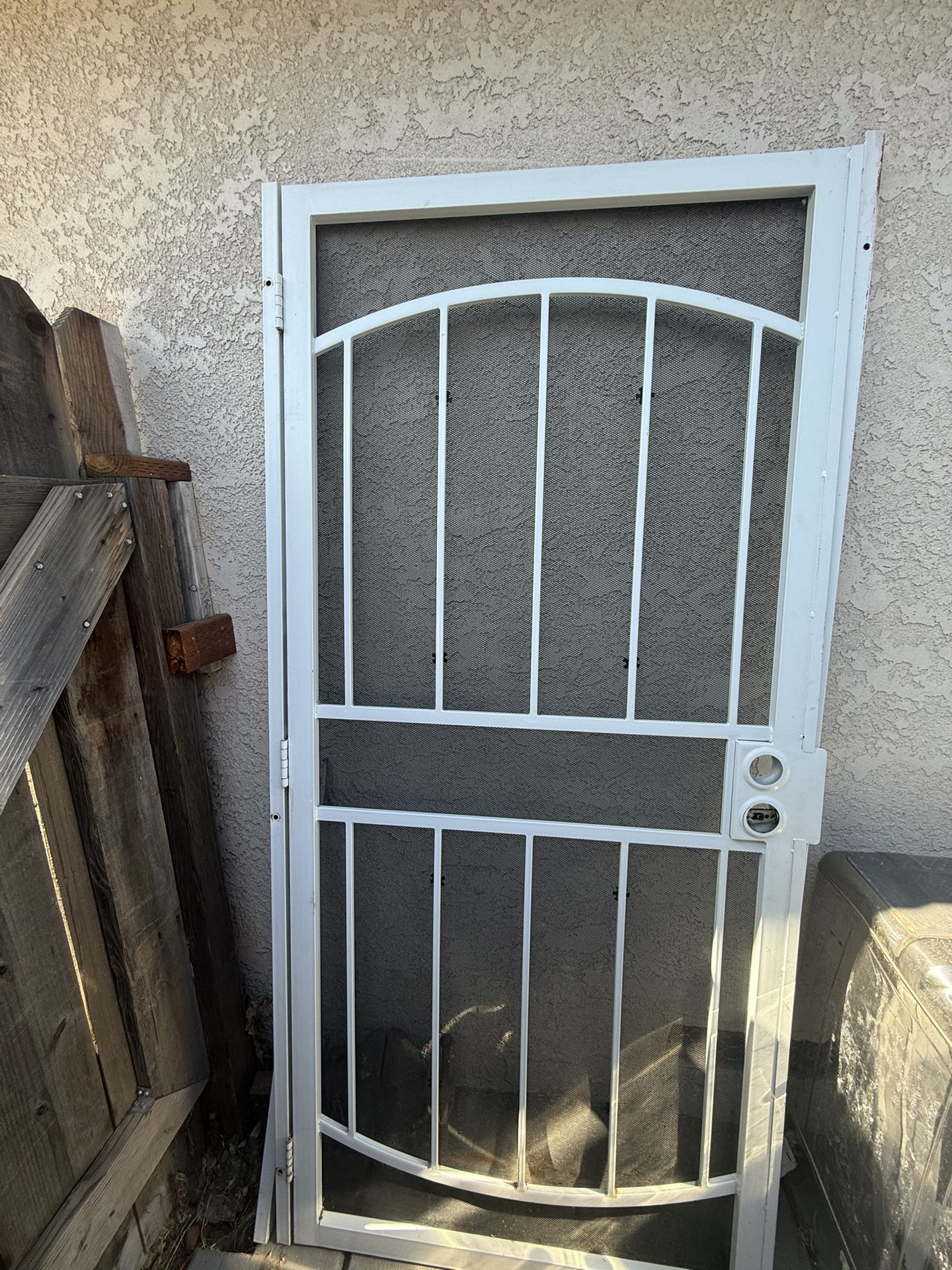 Arcada Metal Door