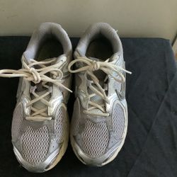 Nike V5 RNR ‘Cement Grey’