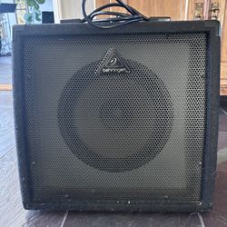 Behringer Keyboard Amp K450FX