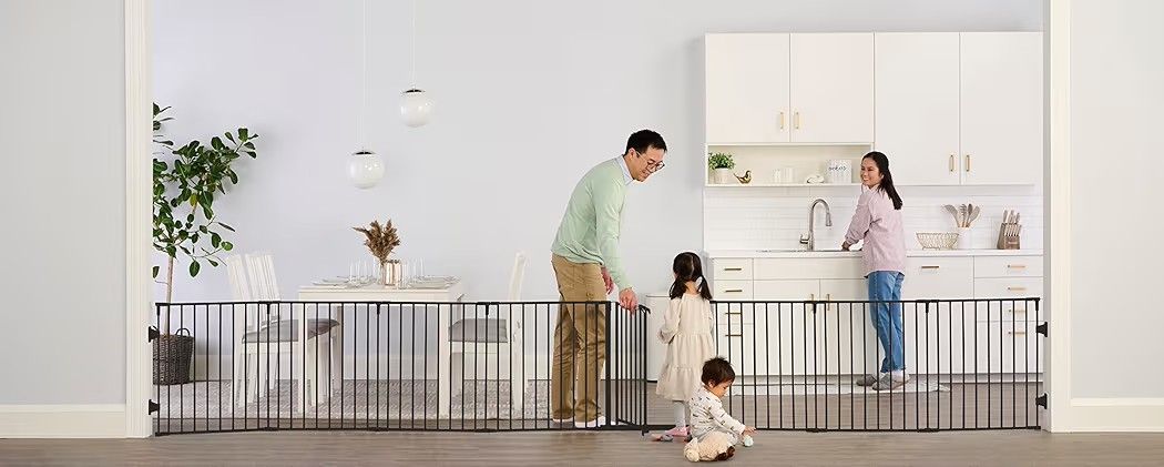 Regalo 194-Inch Super Wide Adjustable Baby Gate and Play Yard, Black, 2-in 1