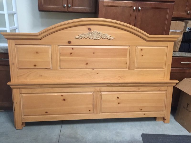 Broyhill Fontana King Headboard and Footboard
