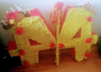 Hand made pinata pinata casera