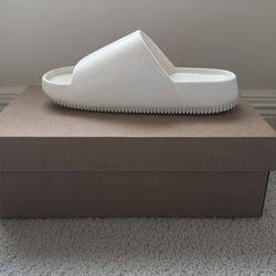 White Nike Calm Slides, Size 8 in Women