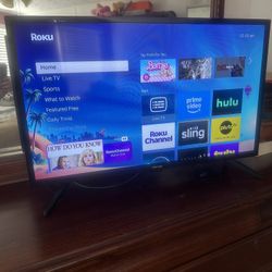 Toshiba 32” TV with Roku Express