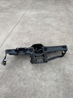 Complete Dashboard Hyundai Genesis OEM with airbag