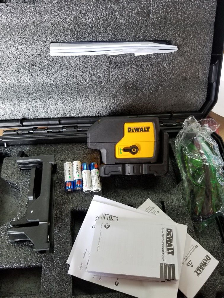 Dewalt 3 beam laser pointer/ laser de punto verde 