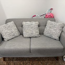 Gray Loveseat In Perfect Condition Comes With Three Pillows And Itβs Very Comfy