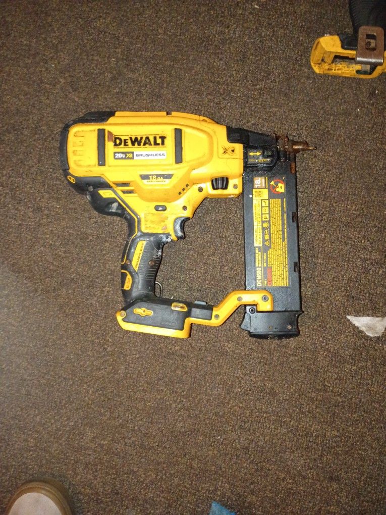 DeWalt,20v XR 18GA,Brand Nailer