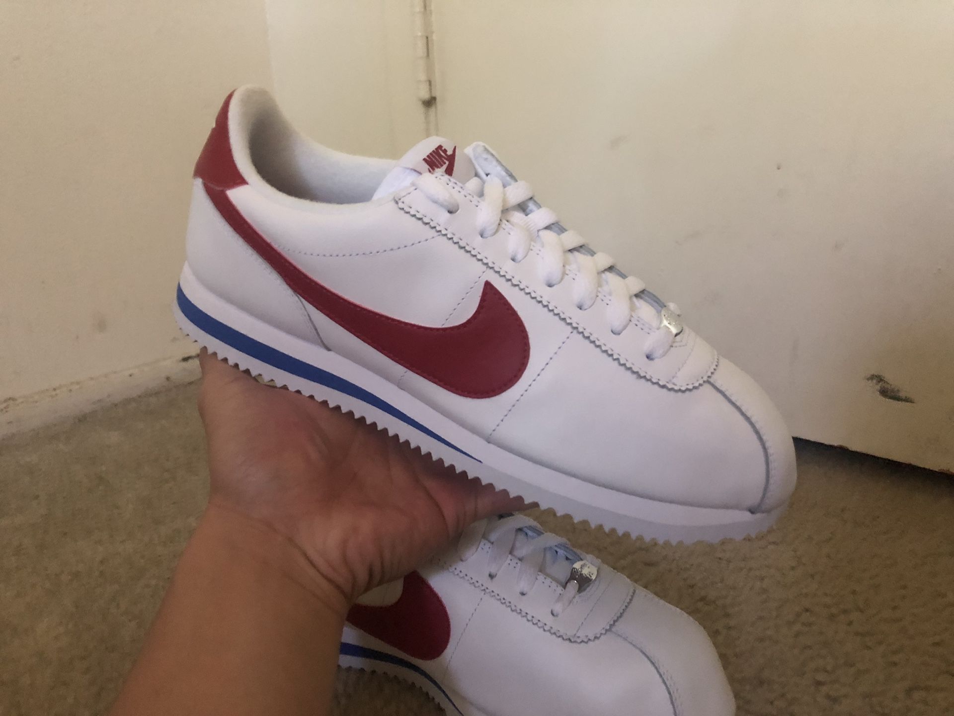 nike cortez size 10.5