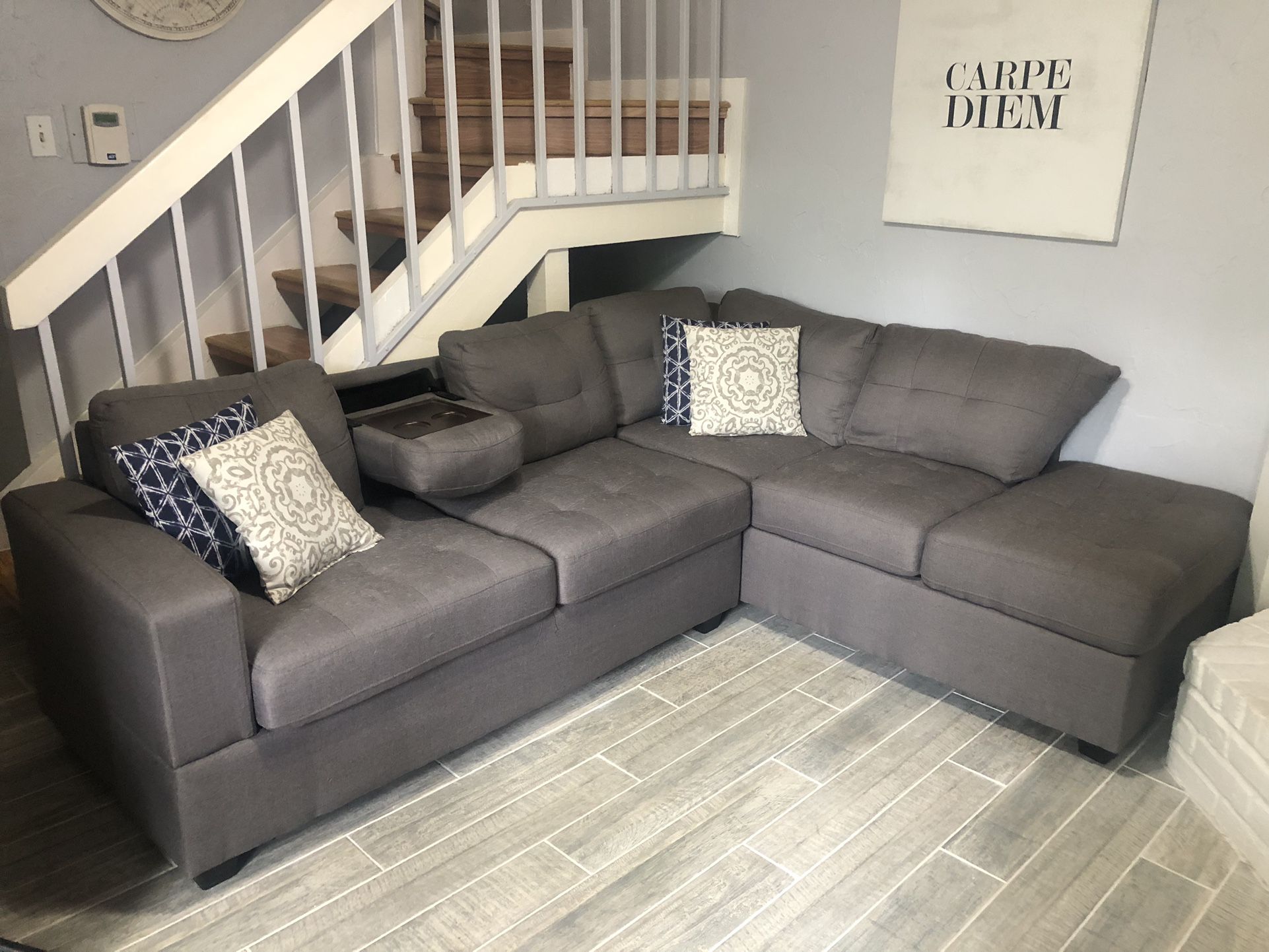 Grey 2 Piece Sectional with Right Arm Facing Corner 