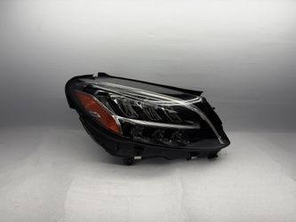 19-21 Mercedes Benz C300 Passenger Side RT LED Headlight OEM