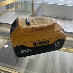 Dewalt Lithium Ion battery 20v max 5ah 