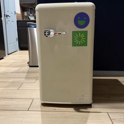 Retro Mini Fridge