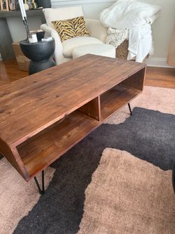 Wooden coffee table with Hairpin Legs
