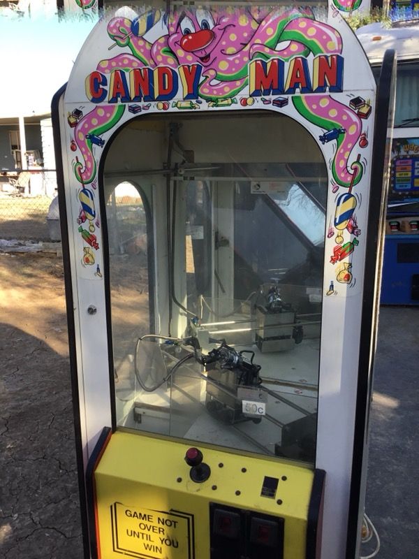 Candyman claw game
