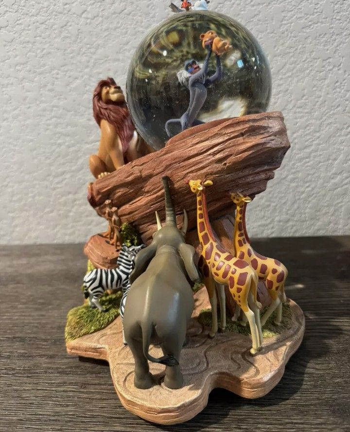 Disney 's Lion King Musical Snow Globe