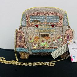 HANDMADE BEADED HANDBAG 3D FEATURING AN EXQUISITE NEWLYWED CAR DESIGN SIZE: M