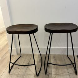 Set of 4 solid wood barstools like new  height, 24 inch ,altogether $160 