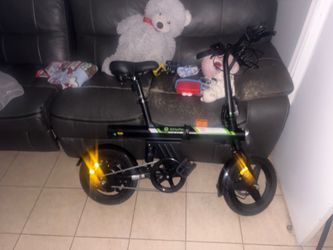 Ebike great ride low miles back turn needs a new intertube 26 miles full charge have charger everything works