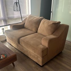 Loveseat (beige/tan)