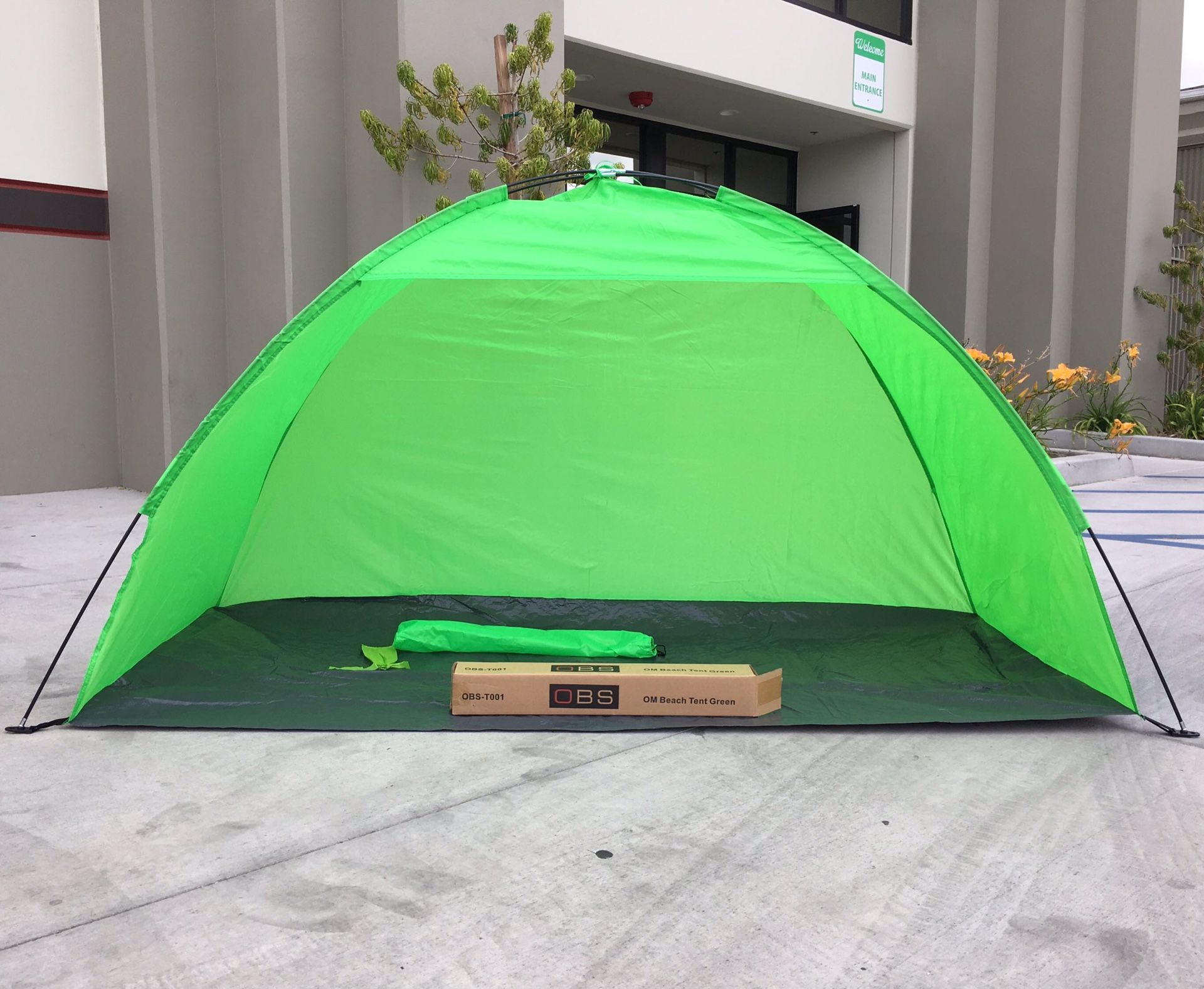New in box $15 each 7x3 feet beach tent sun shade 3 person use blue color