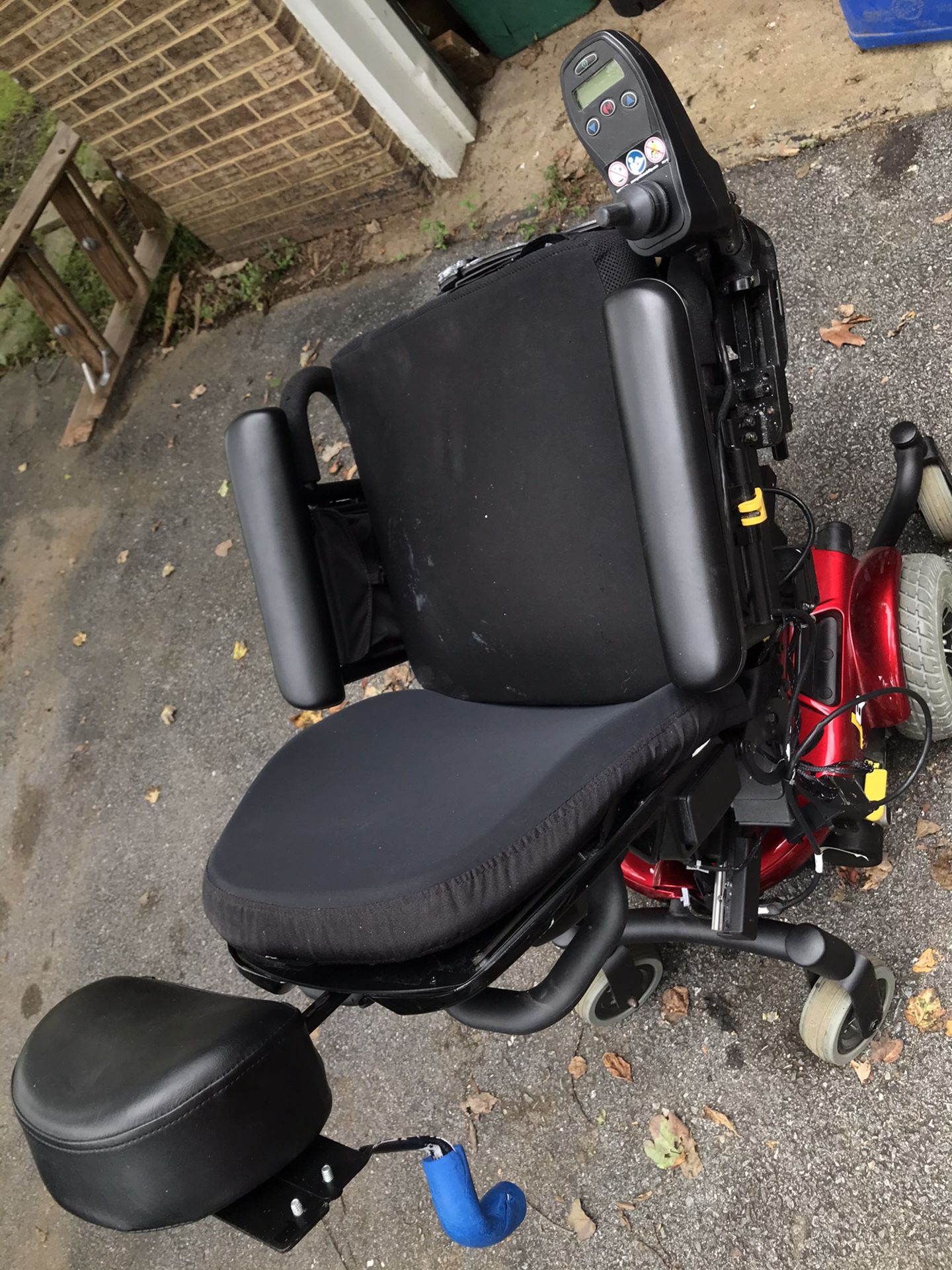 j6 motorized wheel chair