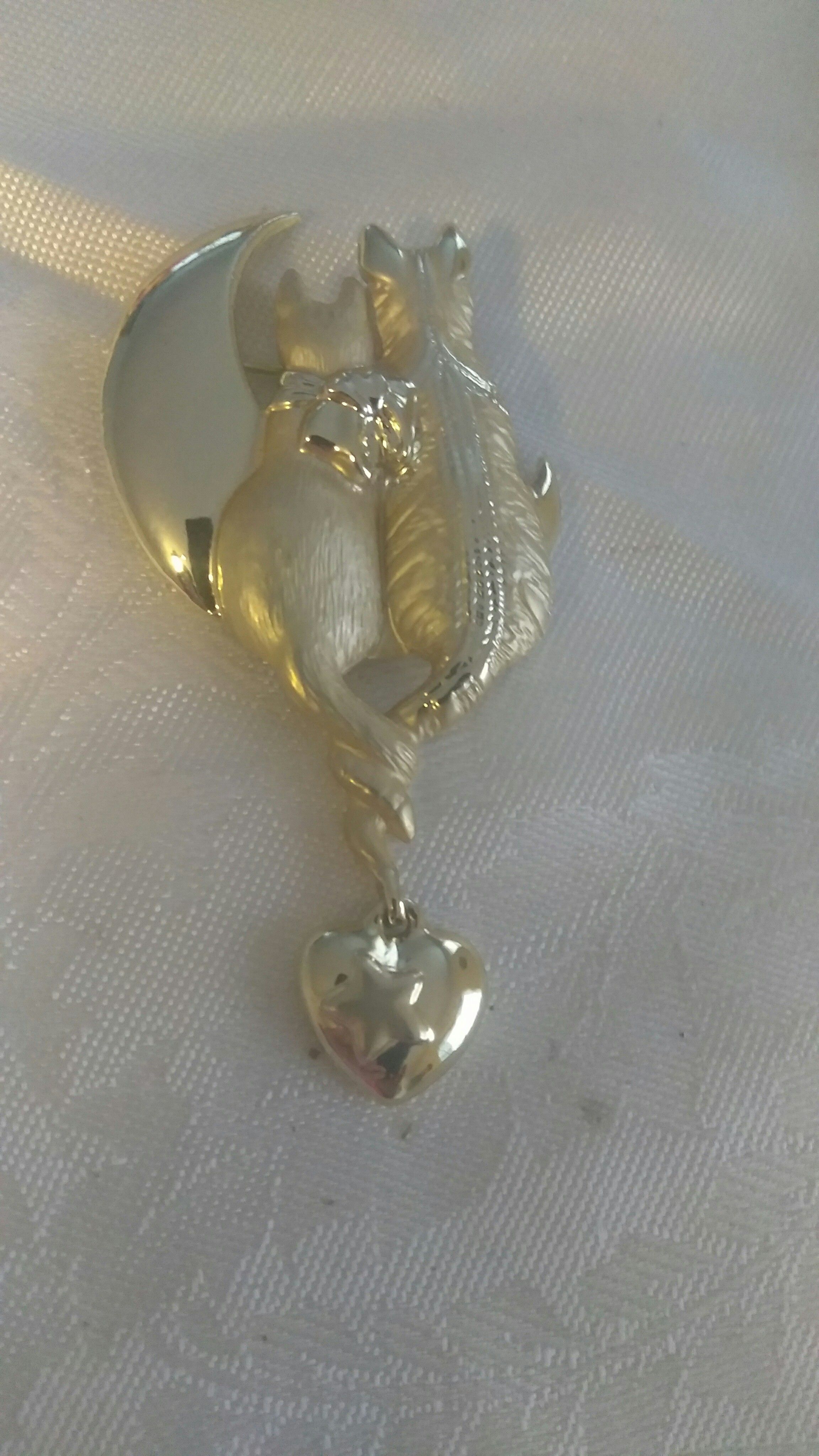 Brooch