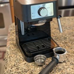 De’Longhi Stilosa Espresso Machine EC260BK