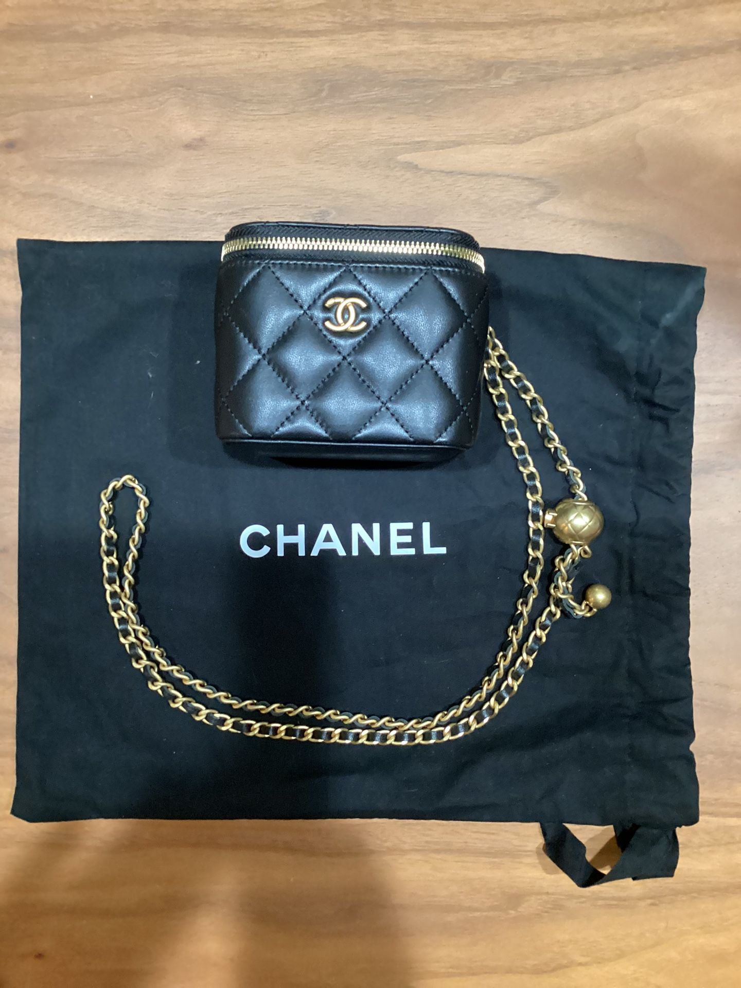 Chanel Pearl Crush Vanity Case – Mini Quilted Lambskin with Gold Hardware