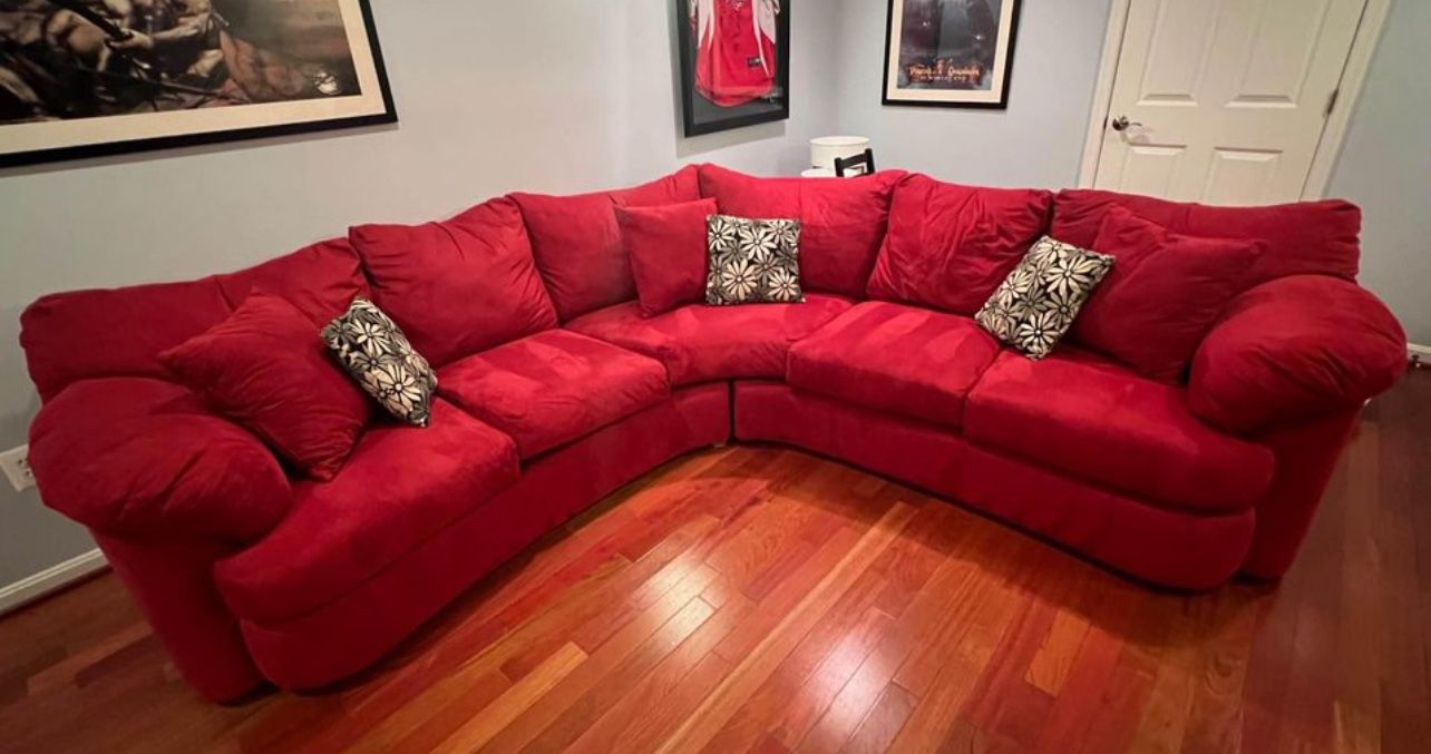 Red Couch, Chair & Ottoman ( SE HABLA ESPAÑOL)