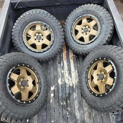 17x9 Raceline Wheels 265 70 17 Forceland RT 
