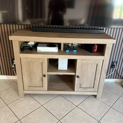 Tv Console And Matching Lift Top Coffee Table 
