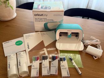 Cricut Joy Smart Cutting Machine Bundle -Like New