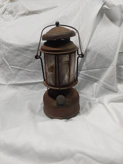 Antique Coleman Lantern 