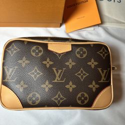 Louis Vuitton Trocadéro Wearable Wallet