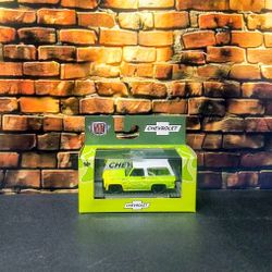 M2 Machines 1973 Chevrolet K5 Blazer Green With Flanes