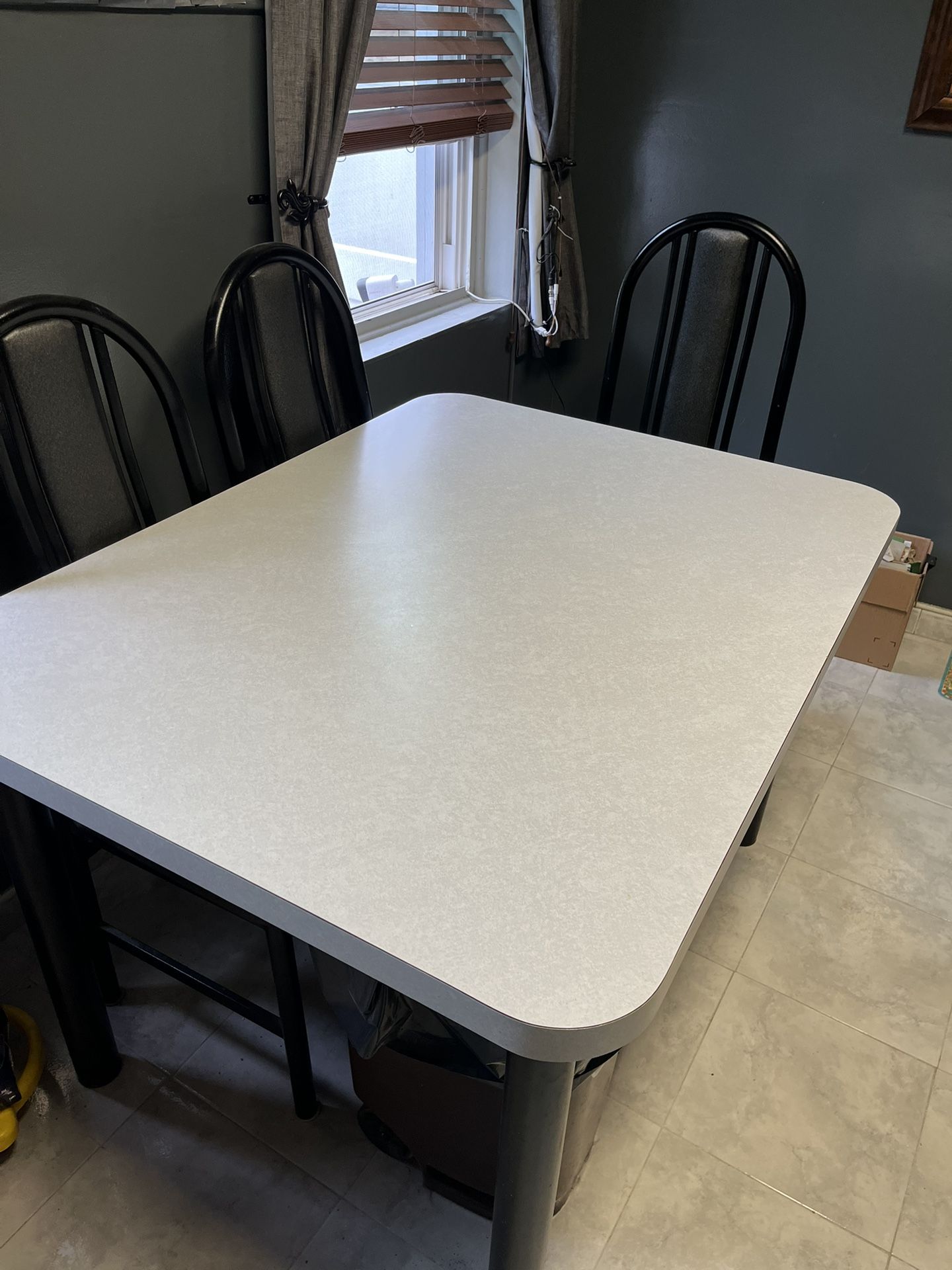 Kitchen table and chairs. Restaurant quality.
