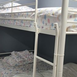 Bunk beds 