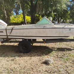 15ft Cruiser/Fishing Boat With Johnson Motor 