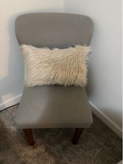 Contemporary Grey Accent Chair – Good Condition