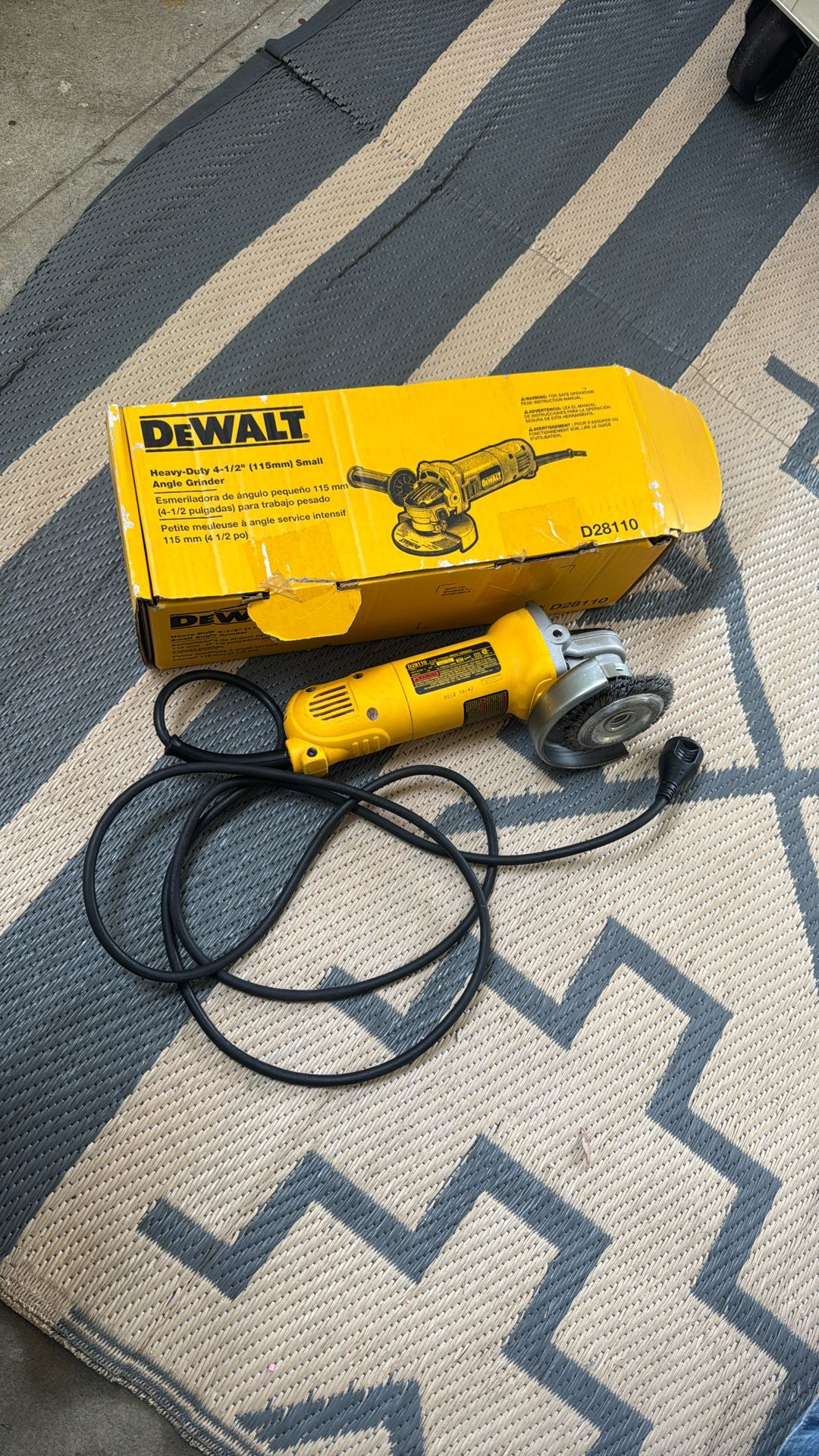 Dewalt D28110 Heavy Duty 4 1/2 Inch 115 Mm Angle Grinder Good Condition $60