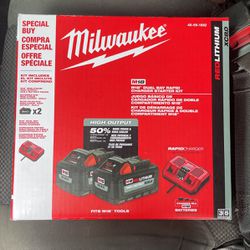 Milwaukee Dual Bay Rapid Charger With 2 High Output Xc8 Batteries 