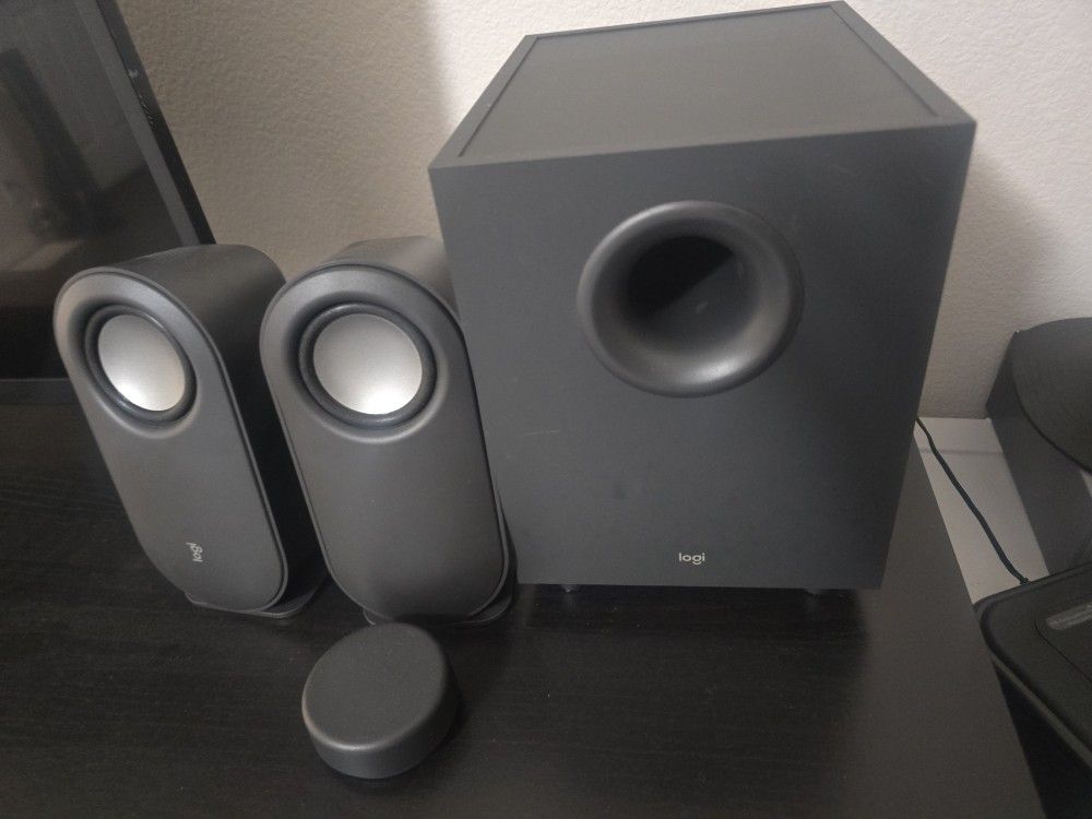 Logitech Z4 07 Bluetooth Speakers 