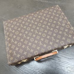 Louis Vuitton Men's Box Briefcase