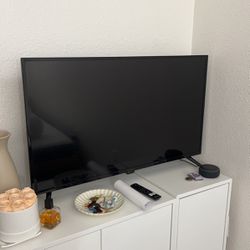 39” LED Smart TV