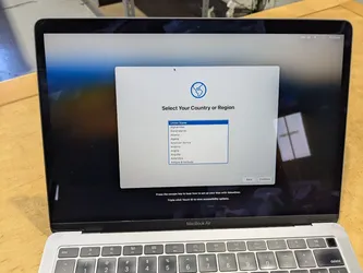 MacBook Air 2019 8 GB ram 120 GB hard drive with charger